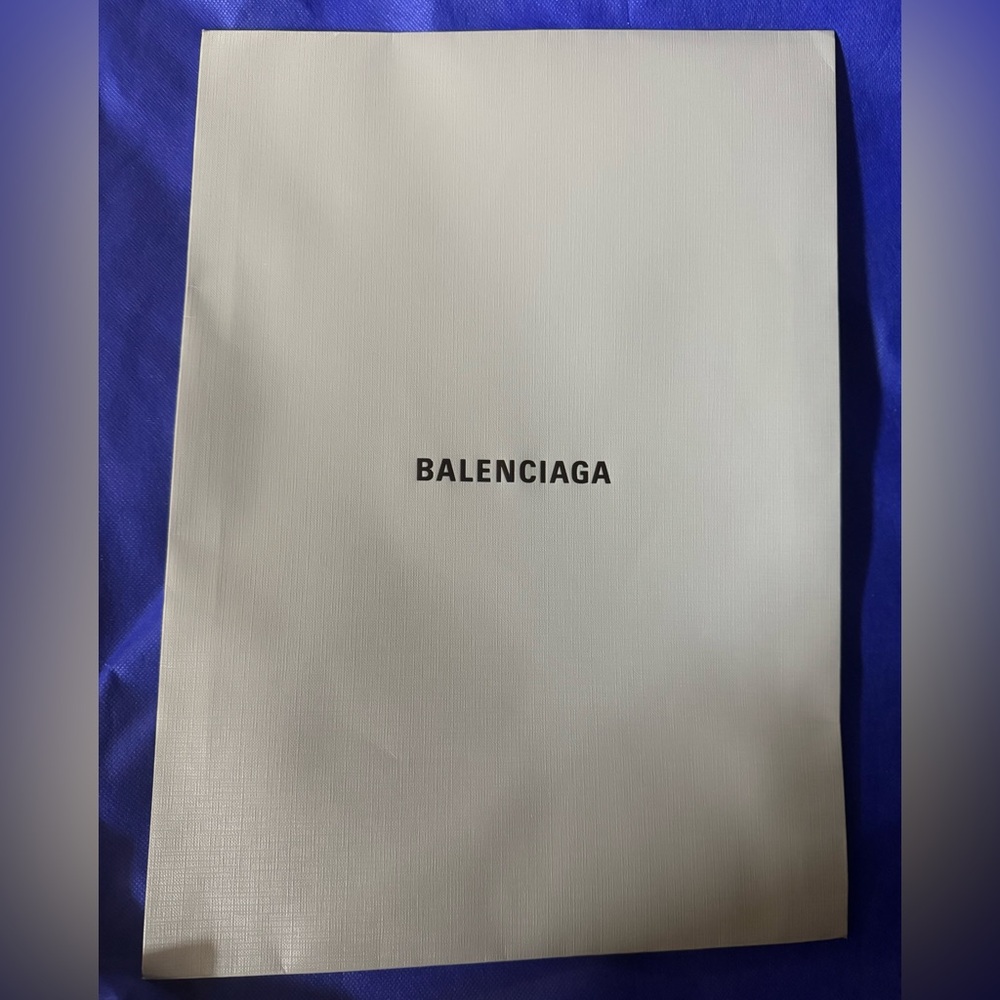 Balenciaga 💯% Authentic iconic gift envelope/bag Like New. Ideal for gifting.
